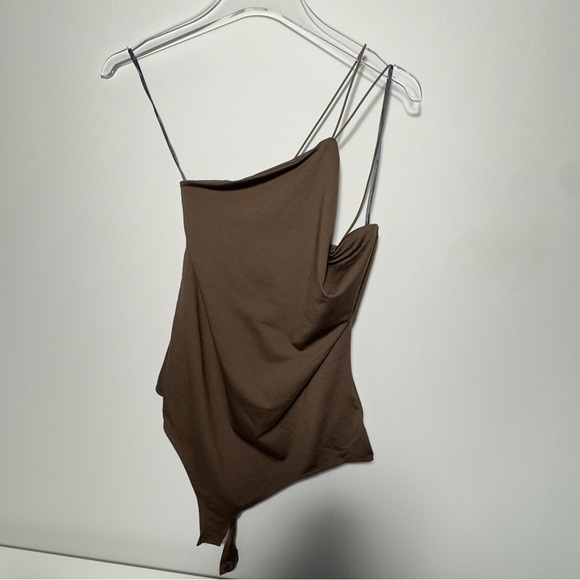 NWT- H&M One Shoulder Bodysuit Brown Size M - Picture 2 of 6